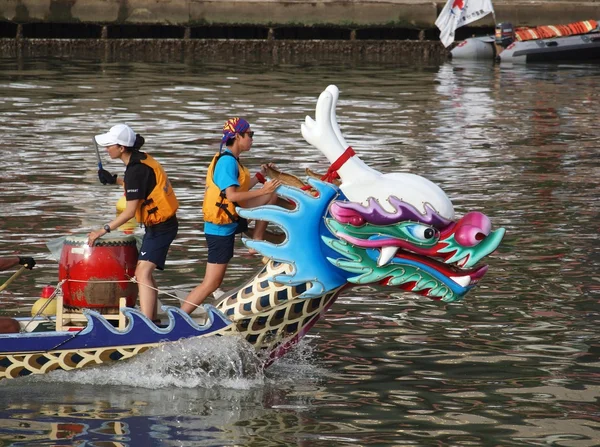 Szene aus dem Drachenbootrennen 2012 in Kaohsiung, Taiwan — Stockfoto