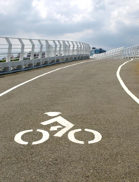 Moderne Fahrradbrücke — Stockfoto