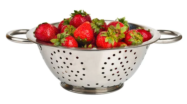 Färska jordgubbar i durkslag — Stockfoto