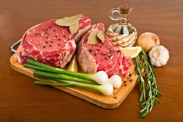 Rozmaringos nyers hús — Stock Fotó
