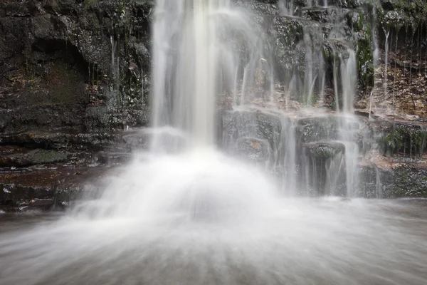 Kleiner Wasserfall. — Stockfoto