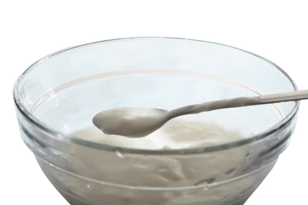Joghurt in Schüssel. — Stockfoto