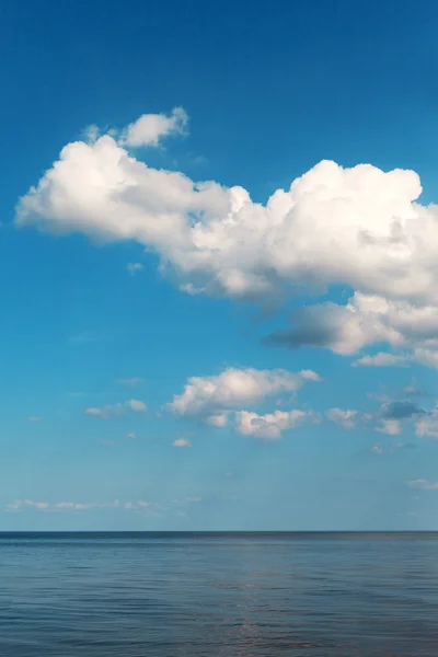 Chmury i morze. — Zdjęcie stockowe