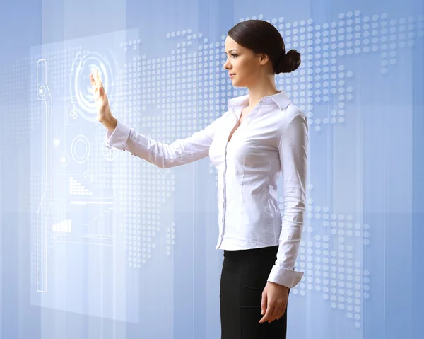 Vrouw en touchscreen technologie voor bedrijven — Stockfoto