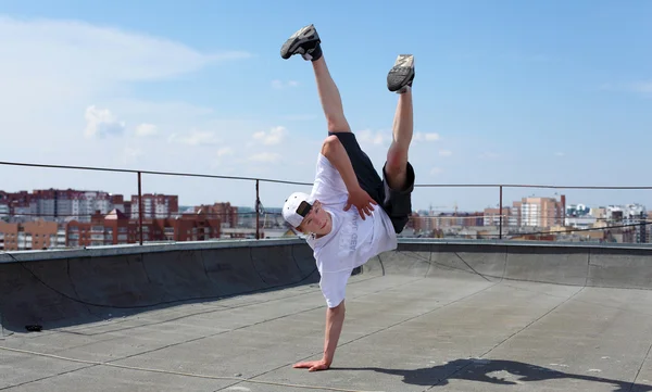 Street dancer outdoors — Stock Photo, Image