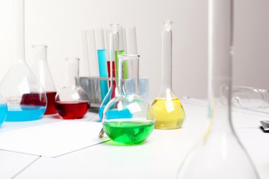kimya laboratuvar donatım ve cam borular