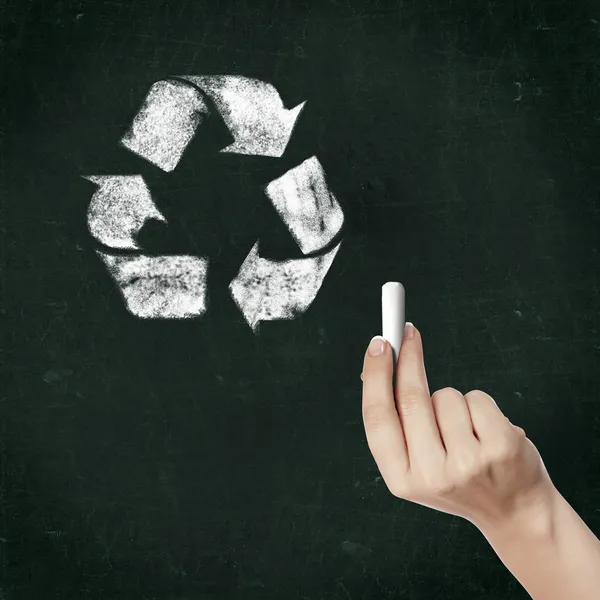 Tableau noir scolaire et symbole de recyclage — Photo