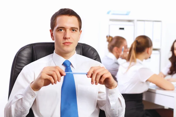 Young businessmen working in the office — Stock Photo, Image