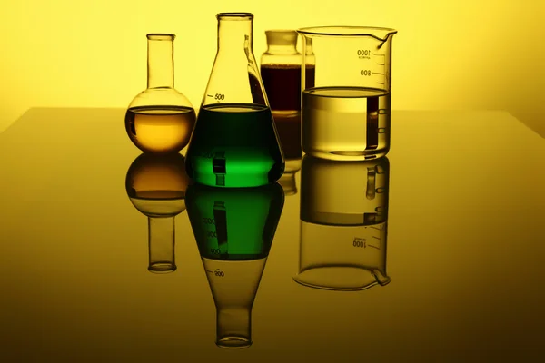 Скляних трубок хімії — стокове фото