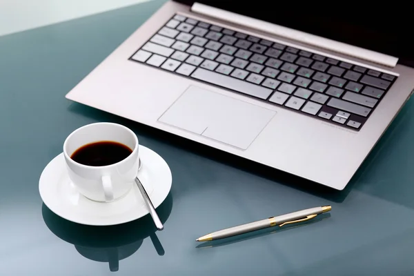 Café da manhã comercial no local de trabalho — Fotografia de Stock