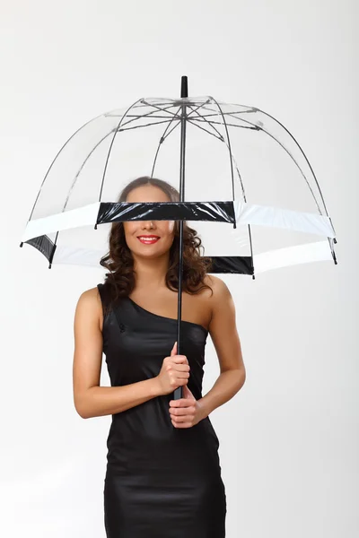 Retrato de mujer joven con paraguas — Foto de Stock