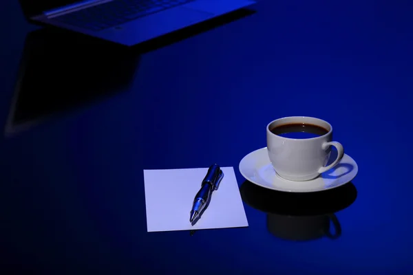 Kaffe på business arbetsplats — Stockfoto