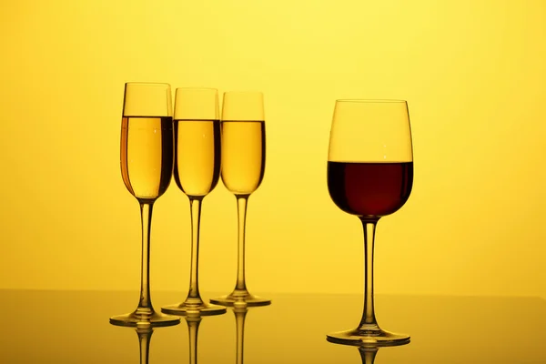 Gläser mit Wein — Stockfoto