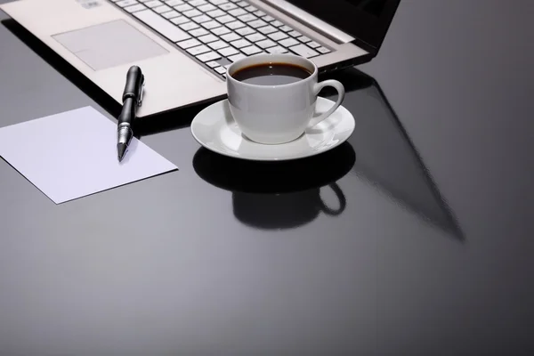 Kaffee am Arbeitsplatz — Stockfoto