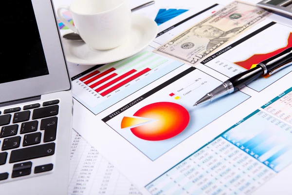 Financial papers on the table — Stock Photo, Image