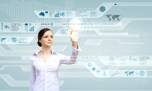 Geschäftsfrau und Touchscreen-Technologie — Stockfoto