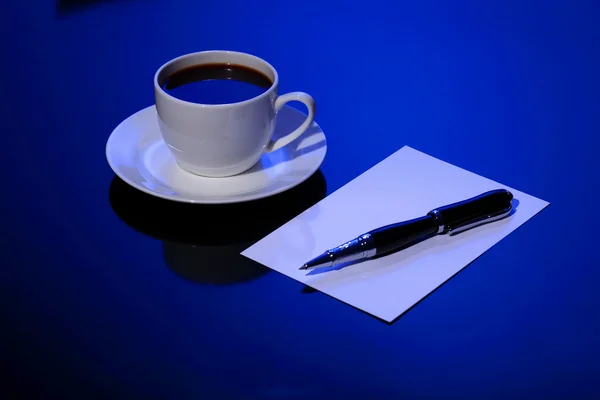 Kaffe på arbeidsplassen – stockfoto