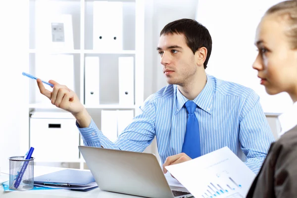 Young businessman in the office — Stock Photo, Image