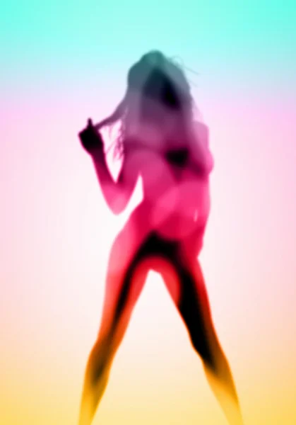 Renkli arka plan karşı kadın silueti — Stok fotoğraf