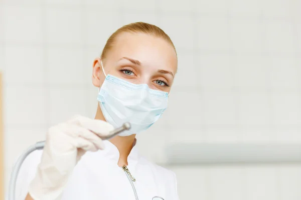 Ett porträtt av en dental arbetstagare — Stockfoto