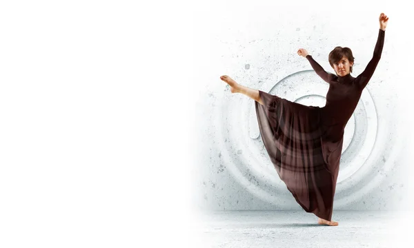 Flicka i färg klänning dancing.collage — Stockfoto