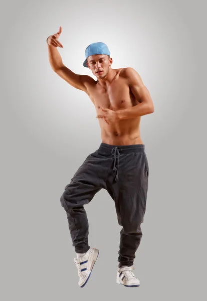若い男のダンスのヒップホップ — ストック写真