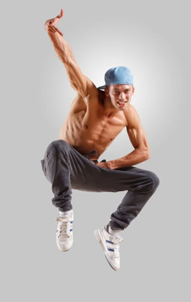 Młody człowiek tańca hip-hop — Zdjęcie stockowe