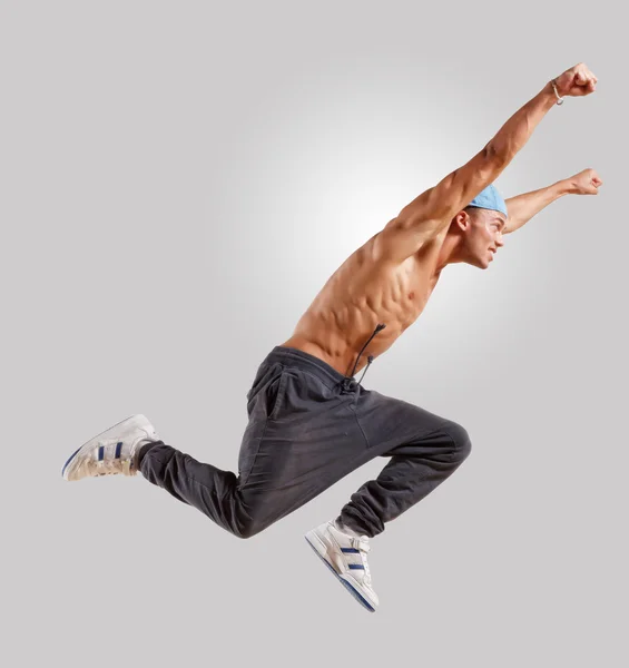 Jonge man dansen hip hop — Stockfoto