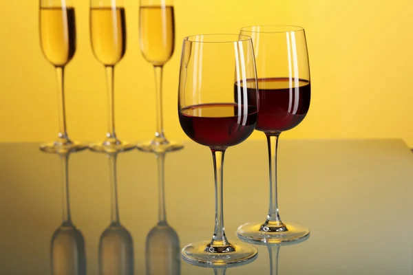 Briller med vin - Stock-foto