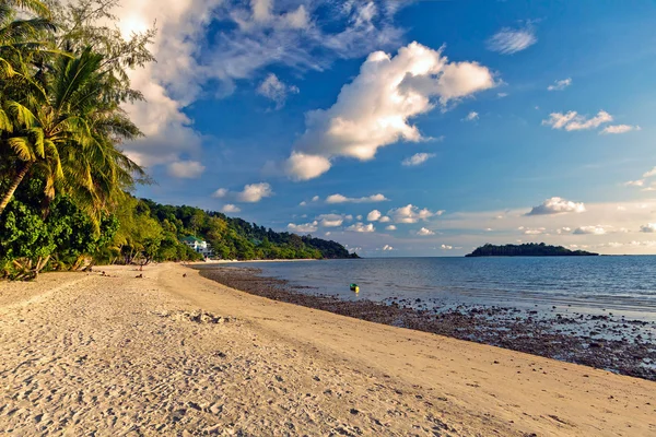 Abend am Strand der Insel Koh Chang in Thailand — Stockfoto