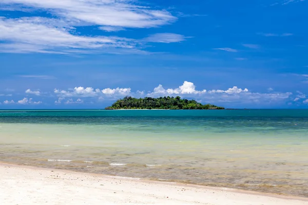 Tropisk øy – stockfoto