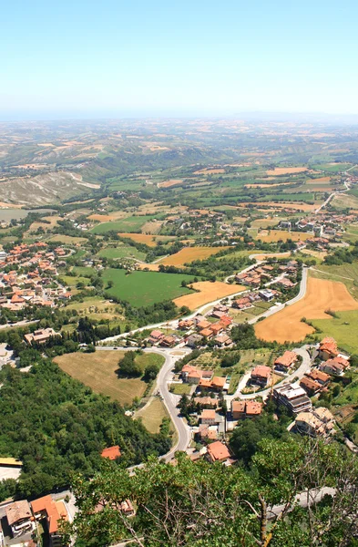 Prachtige Italiaanse landschap. uitzicht vanaf san marino — Stockfoto