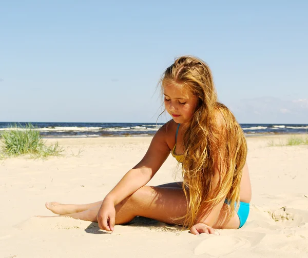Dziewczyna nad morzem. — Zdjęcie stockowe