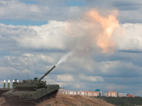 촬영입니다. 러시아 주요 전투 탱크. 스톡 사진