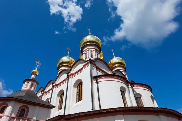Iglesia ortodoxa rusa. Monasterio de Iversky en Valdai, Rusia . —  Fotos de Stock