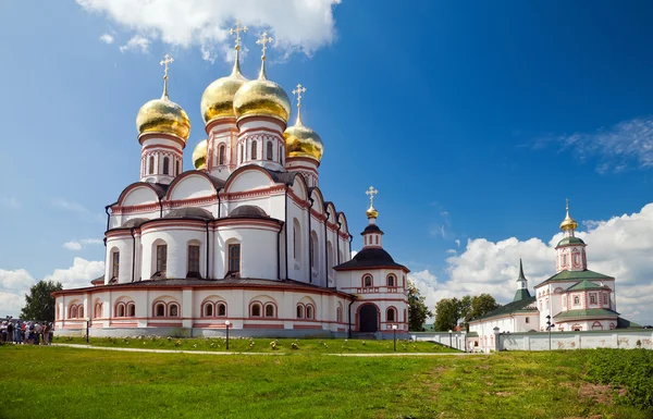 Russisch-orthodoxe Kirche. iversky kloster in valdai, russland. — Stockfoto