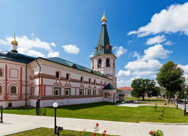 俄罗斯东正教大教堂。在瓦尔代，俄罗斯的 iversky 修道院. — 图库照片