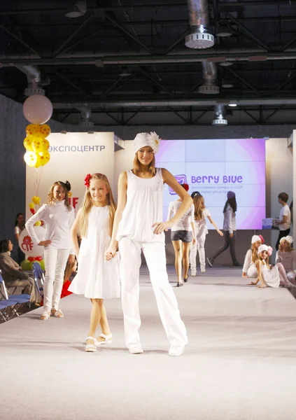 Pokaz mody dzieci 2012 — Zdjęcie stockowe
