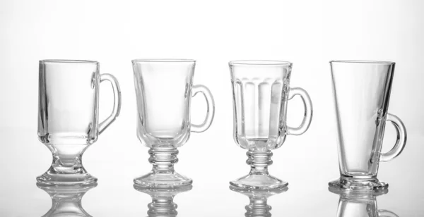 Четыре разных стакана чая — стоковое фото