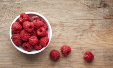 Bowl of raspberries clipart