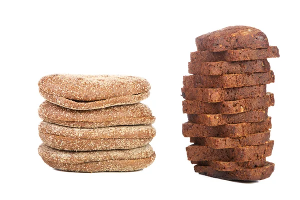Duas pilhas do pão de redução isolado em um branco — Fotografia de Stock