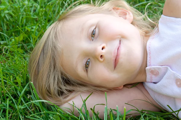 Fem år gammal flicka — Stockfoto
