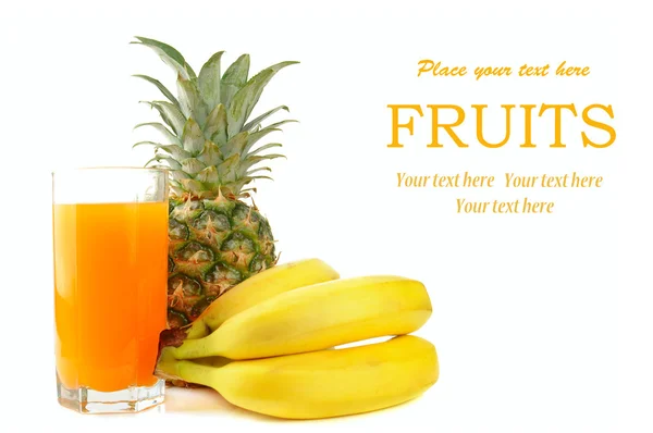 Čerstvé tropické ovoce a šťávy — Stock fotografie