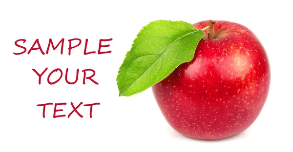 Солодкі червоні яблука з листям — стокове фото