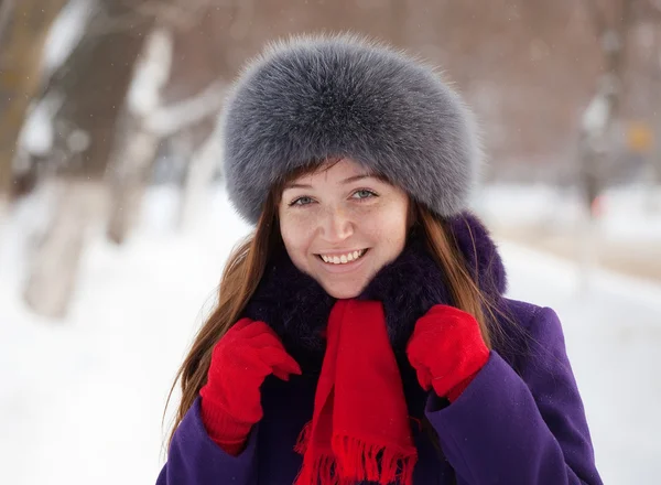Retrato de mulher no inverno — Fotografia de Stock