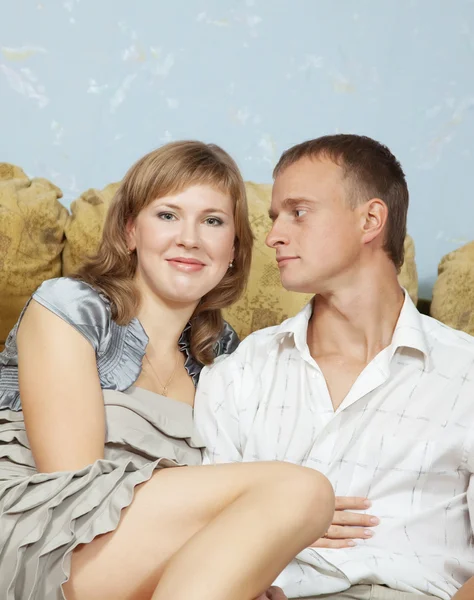 Couple in home interior — Stock Photo, Image