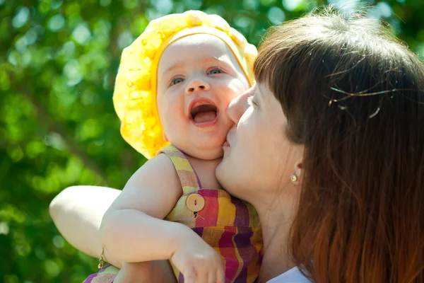 Happy mother with baby daughter — Stock Photo, Image