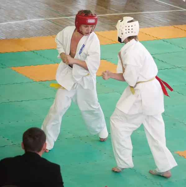 Kyokushin 공 여 후배 중 전국 대회 — 스톡 사진