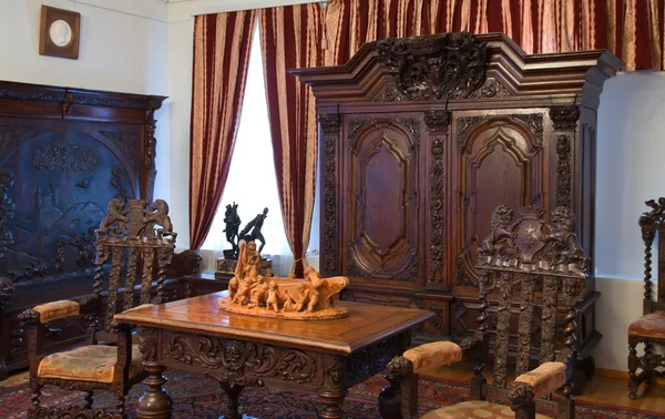 旧木家具与室内装饰 — 图库照片