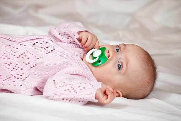 生後 5 ヶ月の女の赤ちゃん — ストック写真